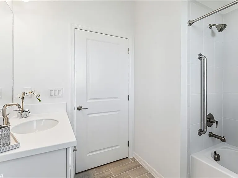 11801 Venetian Lagoon Dr — Photo 29