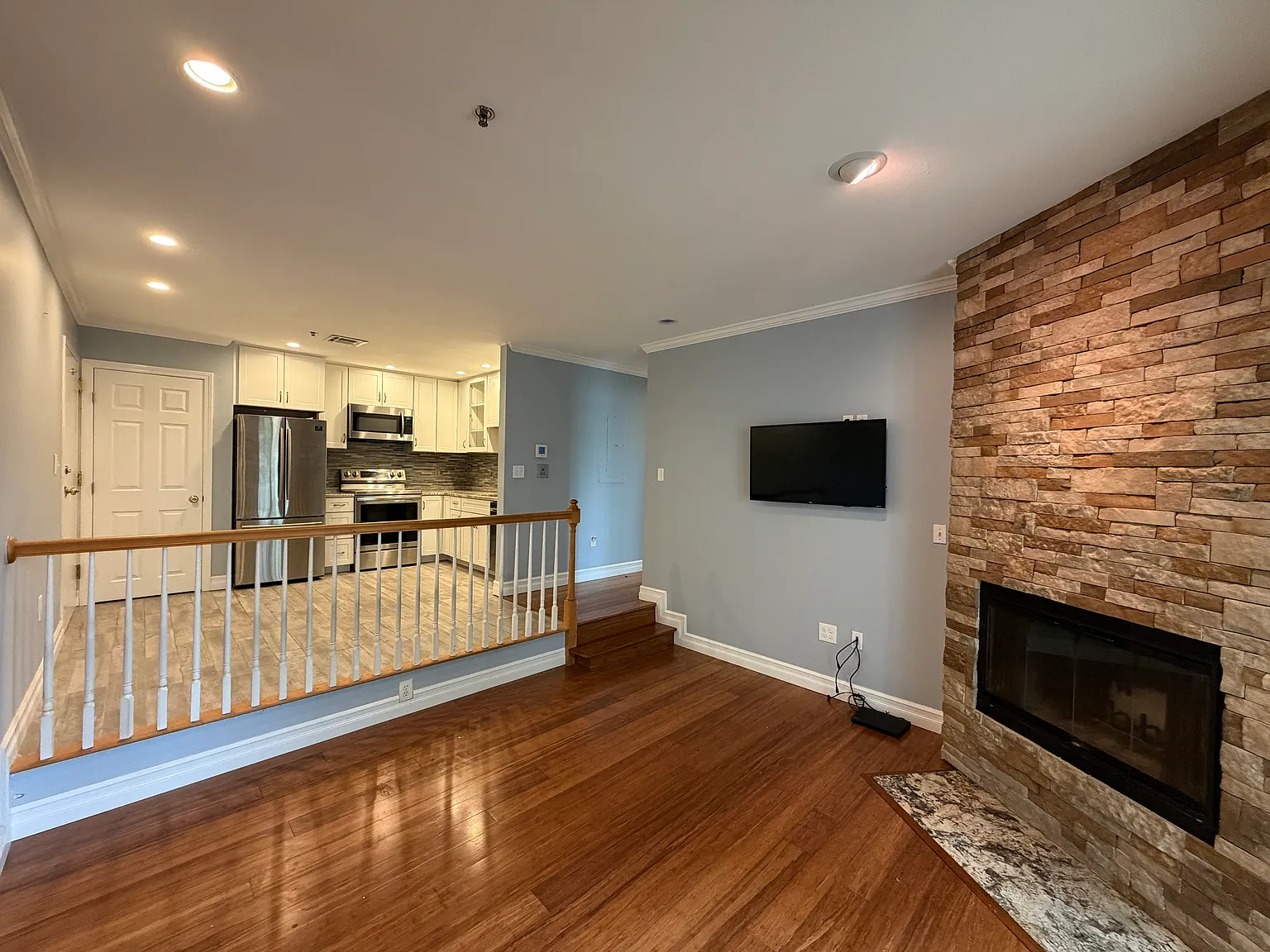 2 bed, 786 sqft, $2,750 — Photo 4