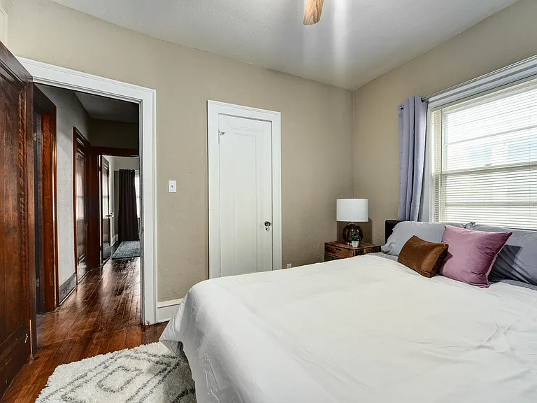 2523 E 124th St #1 — Photo 14