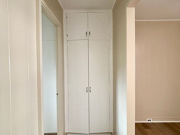 3rd image of 1464 Thurston Ave APT 2