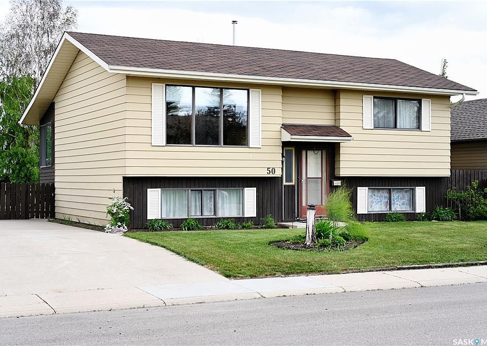 1st image of 50 Robinson CRESCENT