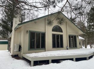1563 Robin Ct, Gaylord, MI 49735