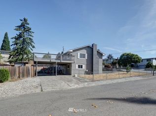 23329 19th Ave S, Seattle, WA 98198