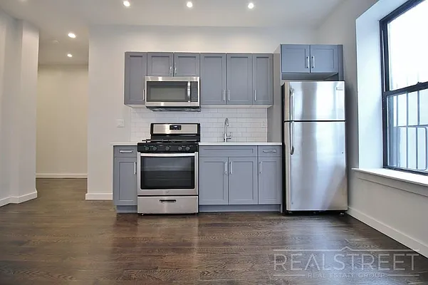 Rented by Real Street Inc | media 2