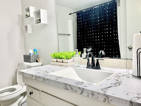 3rd image of 500 Umstead Dr Unit 204F