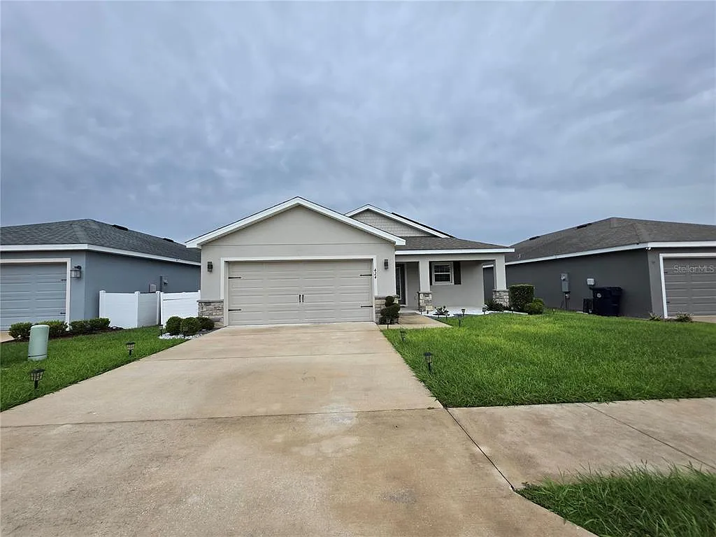 3 bed, 2.0 bath, 1435 sqft, $2,500 — Photo 2