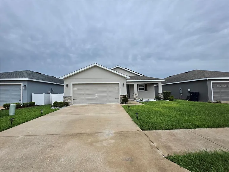 424 Capri Way — Photo 2