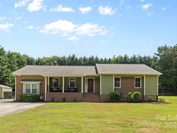 2948 Stoneybrook Dr, Fort Mill, SC 29708