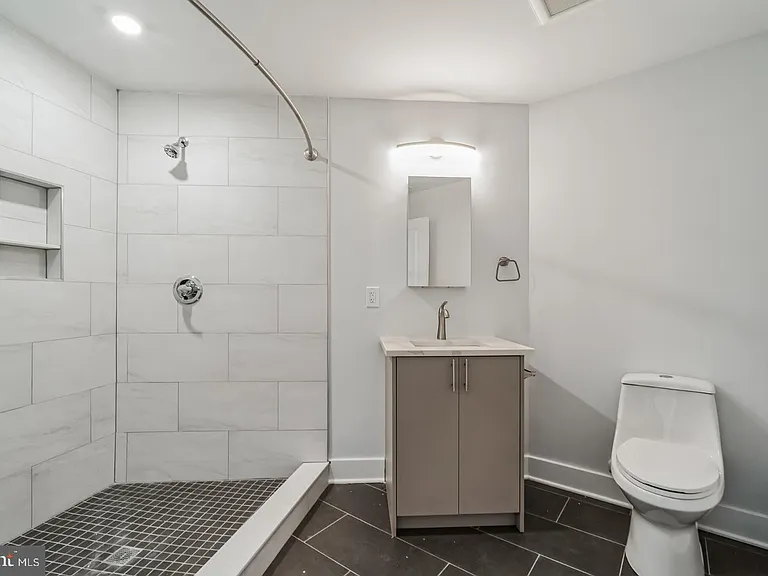 646 N 32nd St #4 — Photo 12