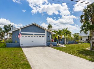 523 SE 20th Ct, Cape Coral, FL 33990
