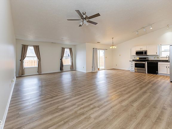 4th image of 8091 Crumwell Dr