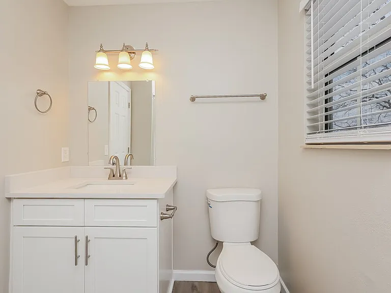 1409 Woodchimes Ct — Photo 16