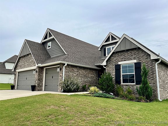 3rd image of 18965 Orchard Cir