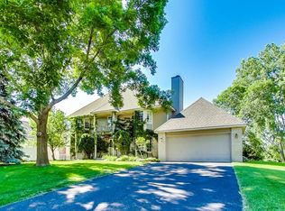9283 Cambridge Rd, Woodbury, MN 55125