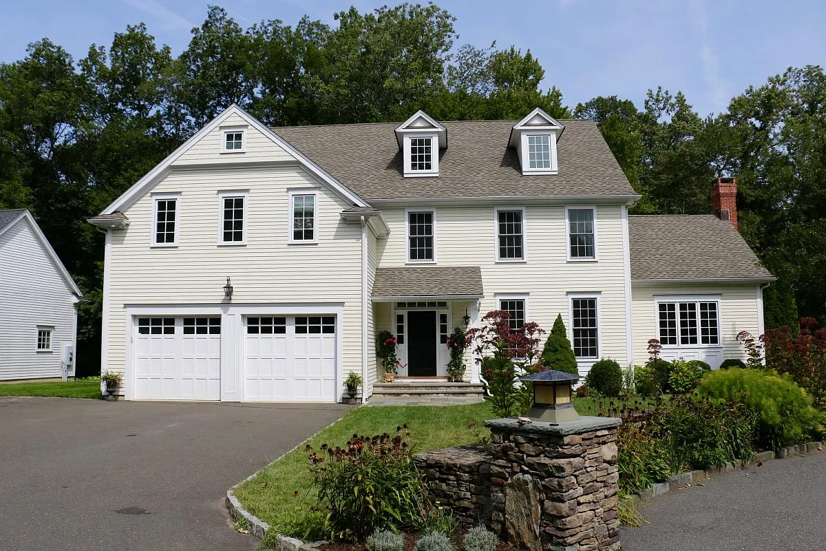 5 bed, 5.5 bath, 4300 sqft, $15,000 — Photo 1
