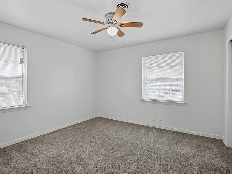 3406 Avon Dr — Photo 9
