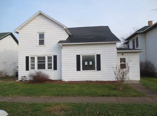 205 Calvert Ave, Chadwick, IL 61014