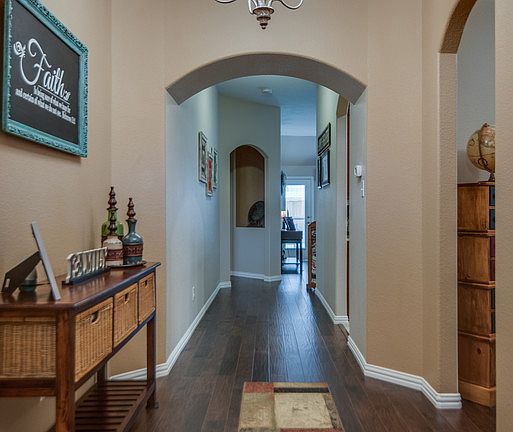 4th image of 4212 Plumbago Dr