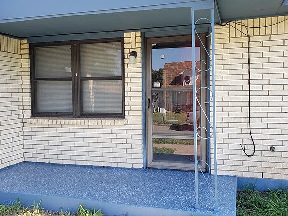 2nd image of 106 NE English St