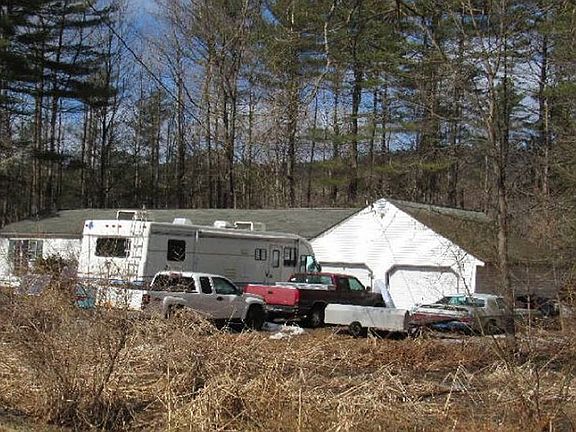 3rd image of 20 Woodard Rd