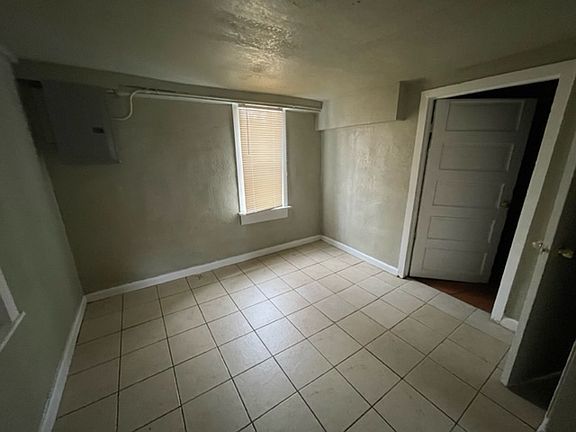 2nd image of 8433 Park Ave