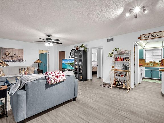 4th image of 2324 Van Buren Street #204
