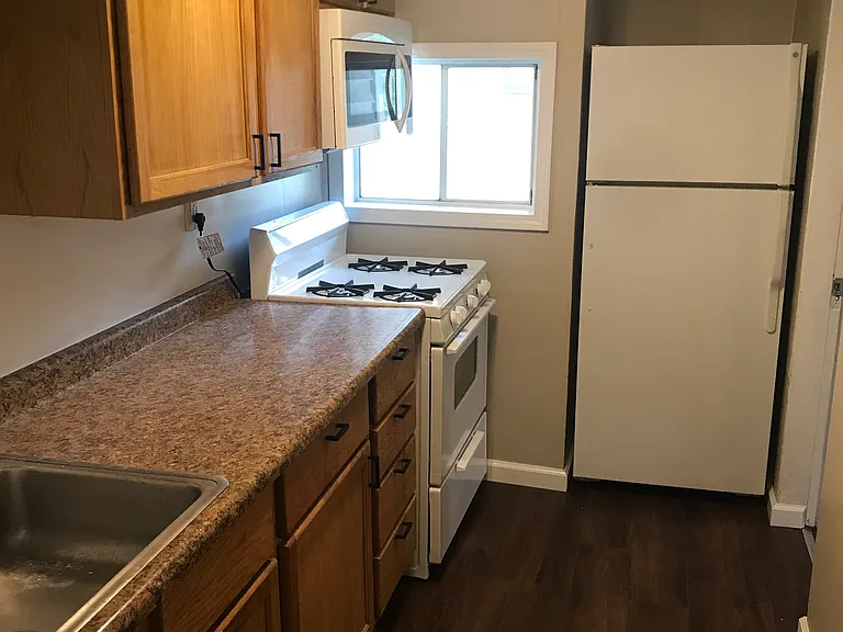 520 W Edwards St #2 — Photo 4