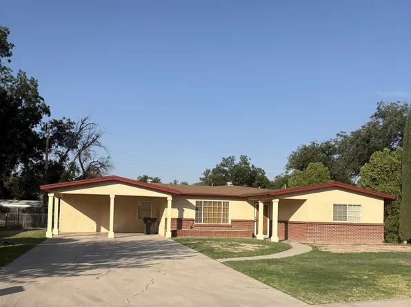 1303 N Country Club Cir, Carlsbad, NM 88220
