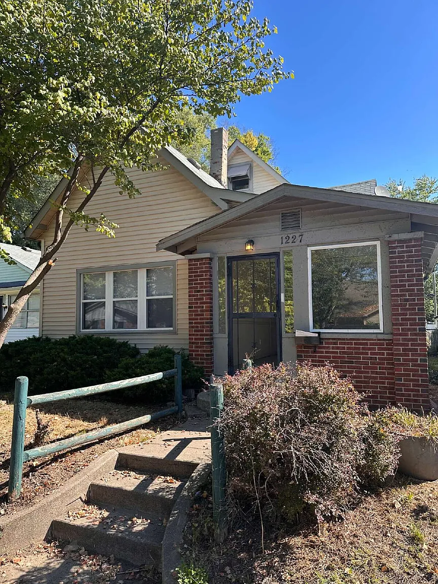 1227 Kappes St photo 1