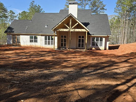 3rd image of 158 Rivers Edge Dr