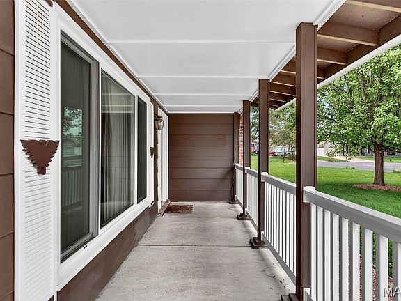 3rd image of 9512 Carnival Dr