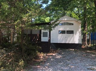 6 Cedar Vlg, Sussex, NJ 07461