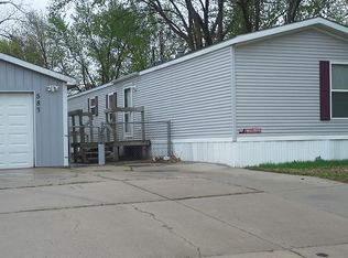 583 E 19th St, Grand Island, NE 68801