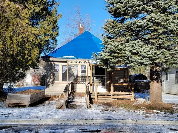 223 4th St NE, Crosby, MN 56441