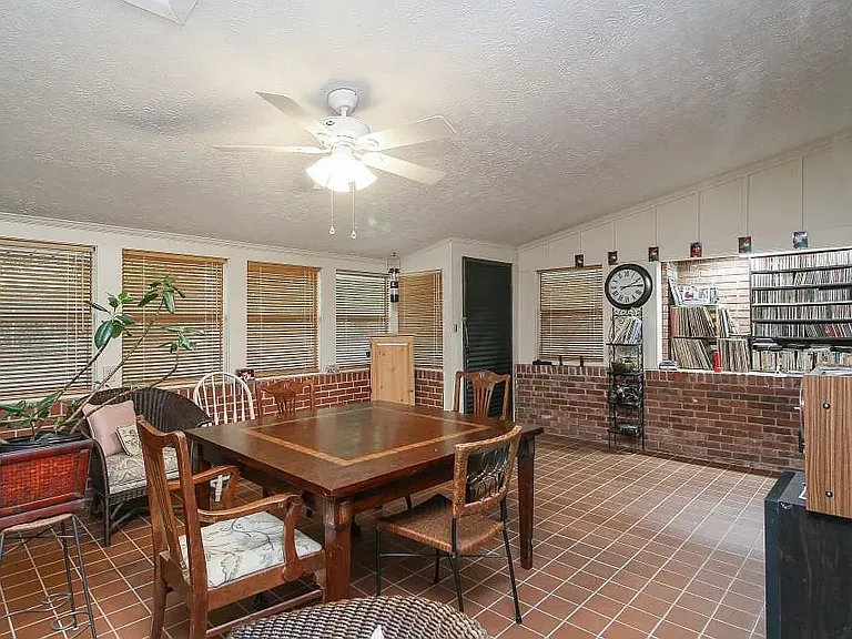 2543 Lake Flair Ct NE — Photo 3