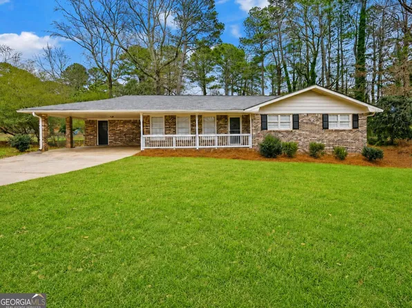 886 Oakhill Ct, Stone Mountain, GA 30087