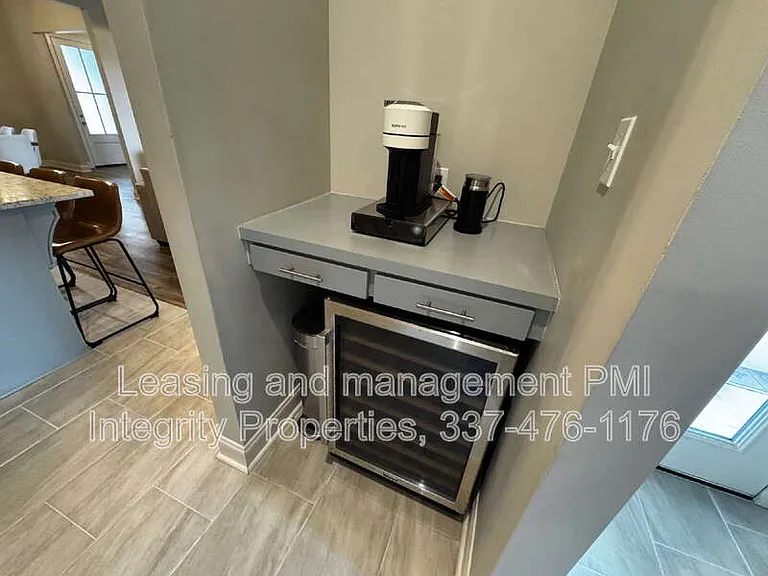 200 Tennyson Dr — Photo 18