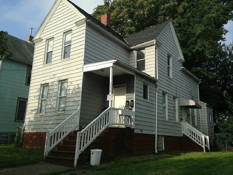 3228 W 90th St photo 1