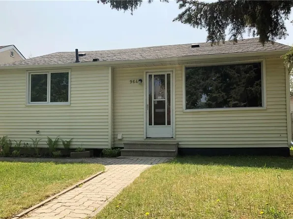 694 Crescent Dr, Winnipeg, MB R3T 1X3