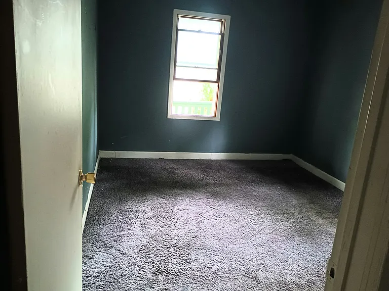2420 N Peoria Ave — Photo 10