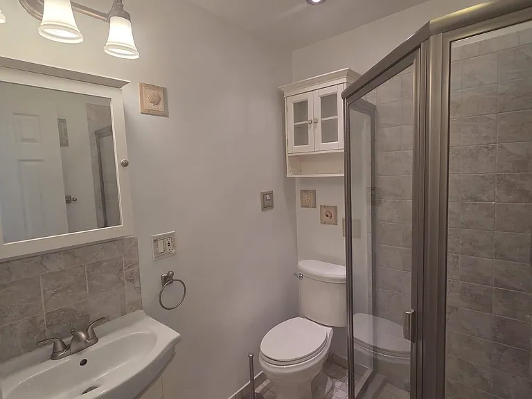 631 2nd Ave #1 — Photo 9