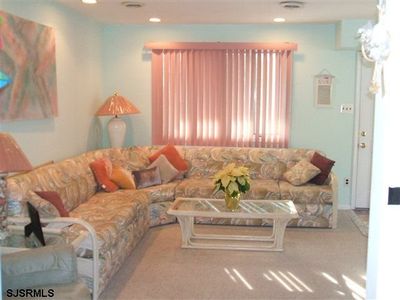 107 N Kenyon Ave, Margate, NJ, 08402