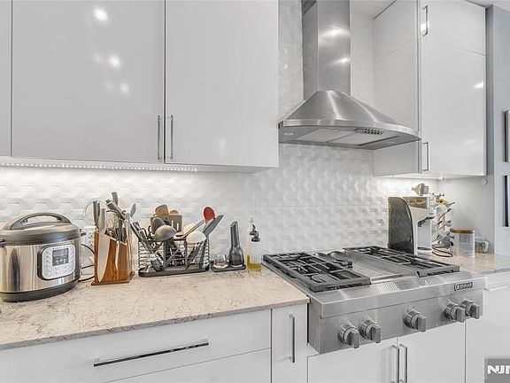 3rd image of 314 The Promenade