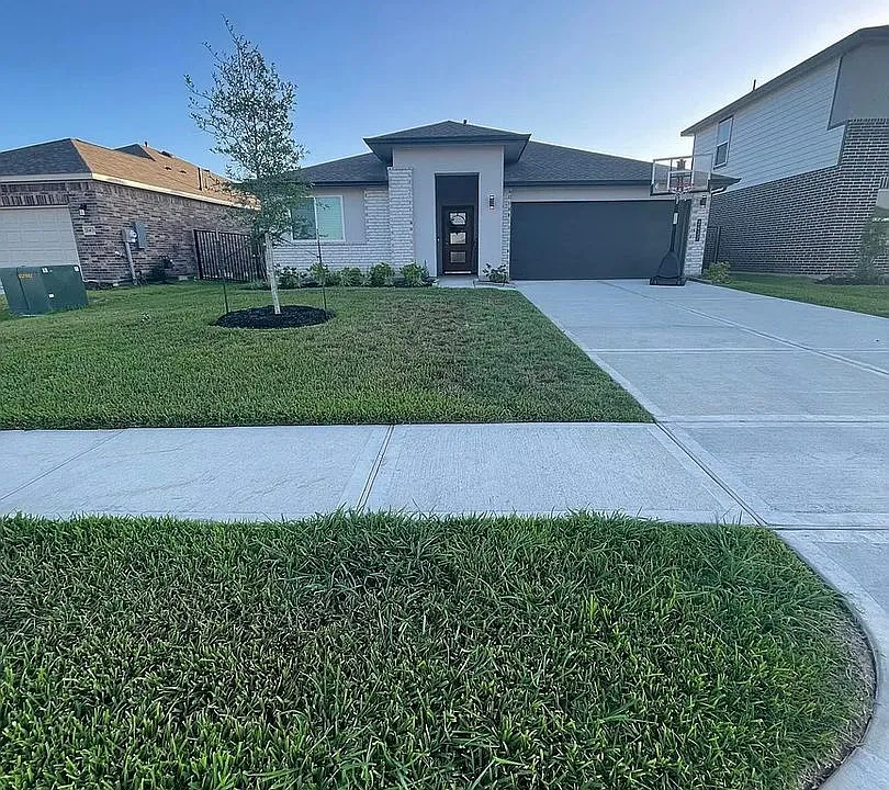 2417 Mar Vista Ln
