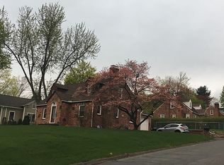 133 S Center St, Windsor Locks, CT 06096