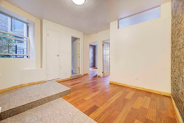 Rented by REAL New York | media 30