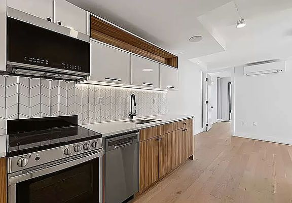2nd image of 60 W 125th St APT 1603