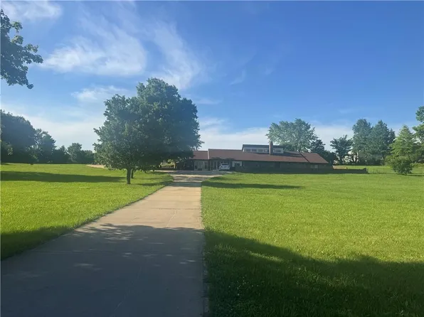 17274 Kansas Ave, Basehor, KS 66007