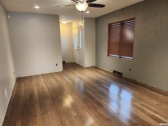 3rd image of 2344 Railsplitter Ave