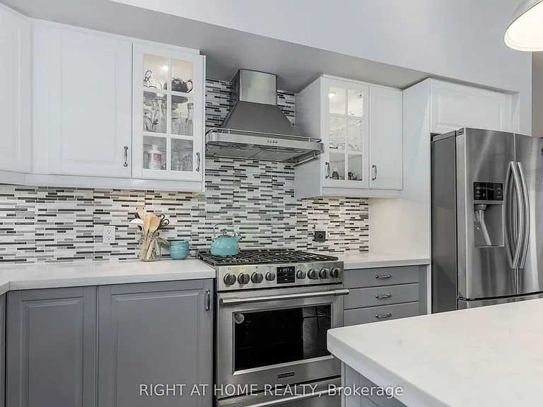 60 Brookridge Dr — Photo 8